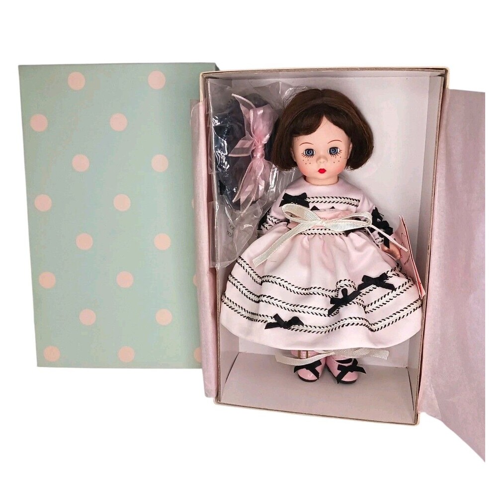Vtg Madame Alexander PARTY DRESS WENDY 8" Doll Brunette Blue Eyes Freckles NRFB